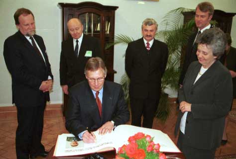 Rozmiar: 23659 bajt�w