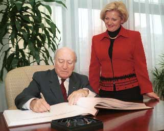 Rozmiar: 23983 bajt�w