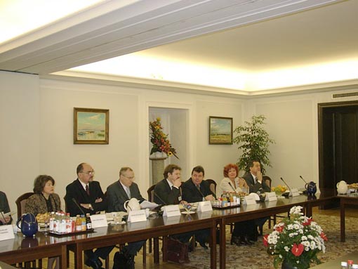 Rozmiar: 43981 bajt�w