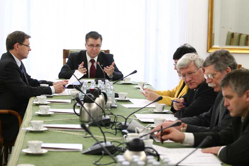 Rozmiar: 84454 bajtów